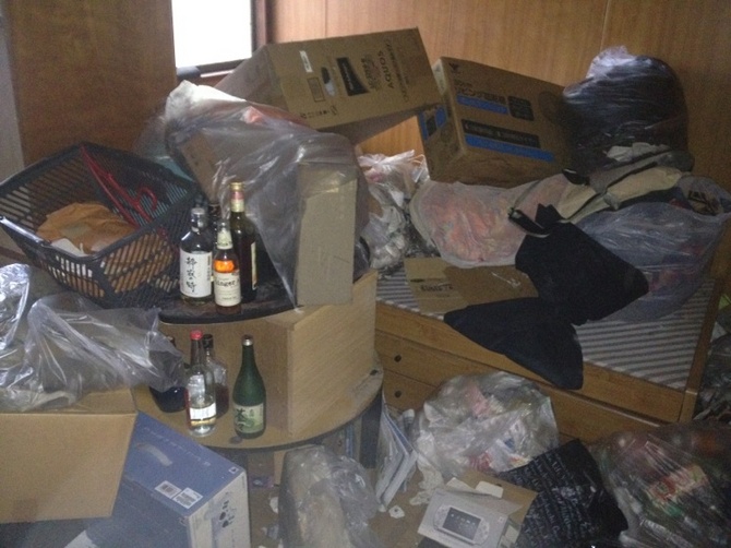 ゴミ屋敷 ゴミ屋敷